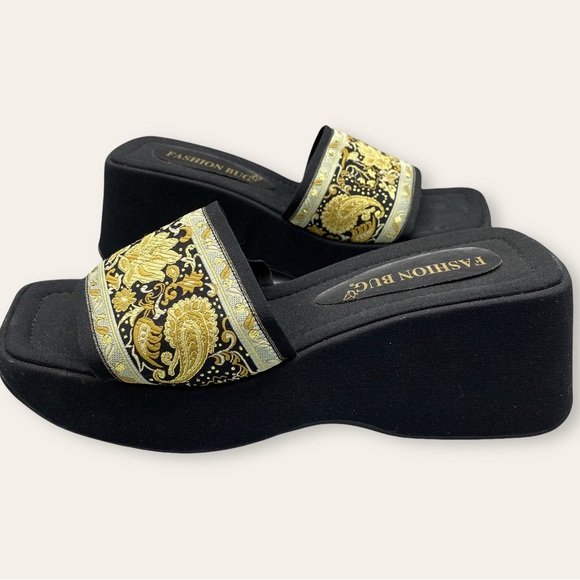 Vintage Fashion Bug Tapestry Black Square Toe Chunky Platform Slip On Sandals 9 - Picture 2 of 12